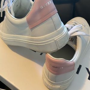 Givenchy Sneakers Size 9